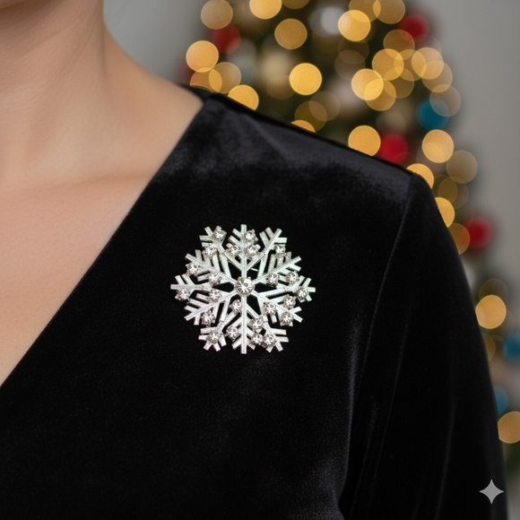 Large Snowflake Silver Crystal Pin Brooch 2” - Picture 5 of 5